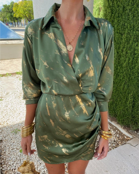 Elegancka krótka sukienka z guzikami