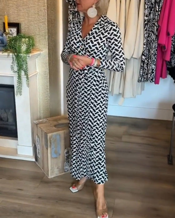 Sukienki z elementami wyszczuplającymi i nadrukami