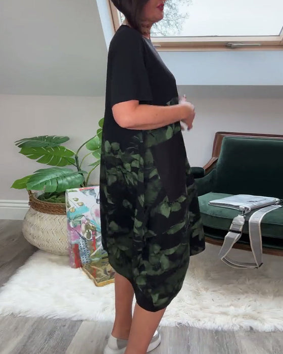 Sukienka z okrągłym dekoltem i kwiatowym nadrukiem oraz patchworkiem