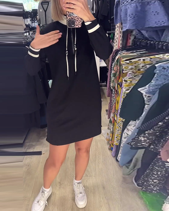 Sukienka z długim rękawem i stójką ściągana sznurkiem