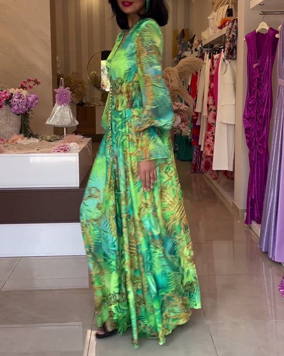 Sukienka z głębokim dekoltem w kształcie litery V