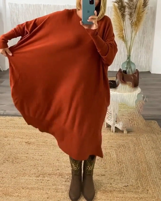 Sukienka sweterkowa w jednolitym kolorze z rękawami nietoperza