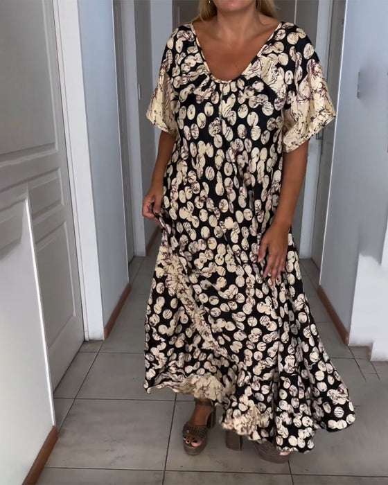 Sukienka z krótkim rękawkiem i dekoltem w kształcie litery V