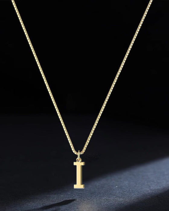 Modny i wykwintny naszyjnik z 26 angielskimi alfabetami