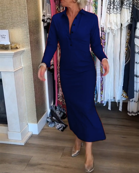 Elegancka sukienka z rozcięciem w jednolitym kolorze