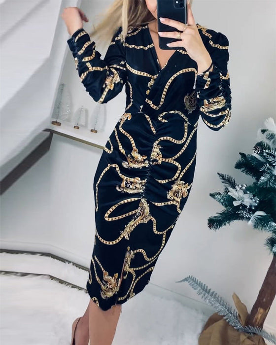 Sukienka z rozcięciem i wciętą talią