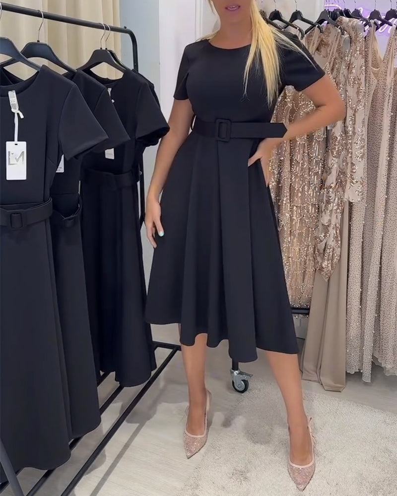 Sukienka Okrągły Dekolt Krótki Rękaw Związana W Talii Linia A