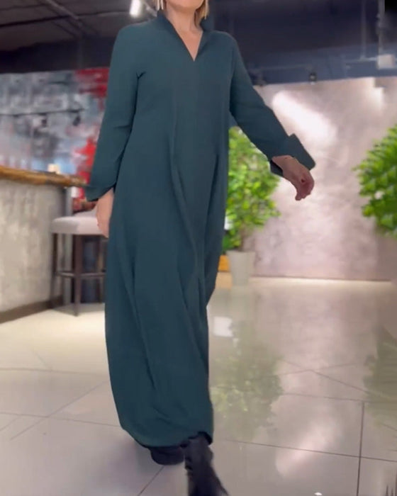 Długa luźna sukienka z rozcięciami po bokach i klapami