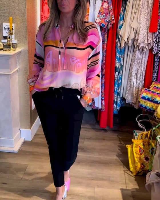 Bluzka z kontrastowym nadrukiem