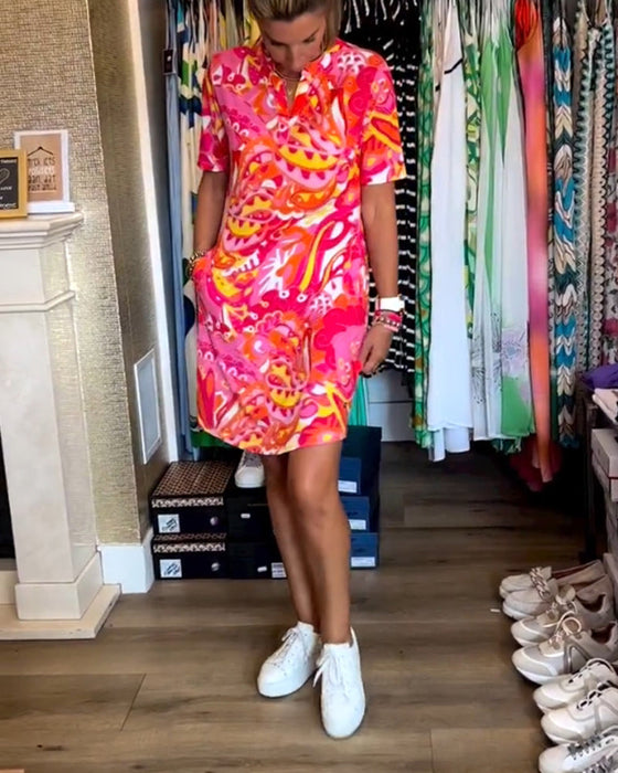 Sukienka z kieszeniami i nadrukiem z krótkim rękawkiem