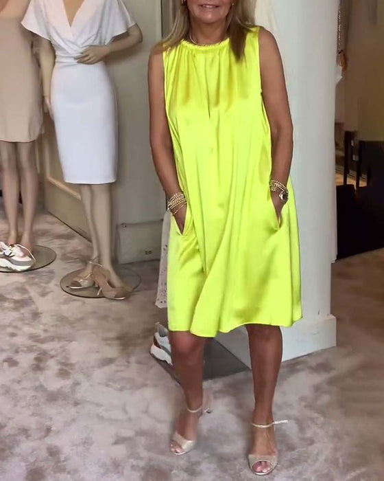 Damska plisowana sukienka bez rękawów w jednolitym kolorze