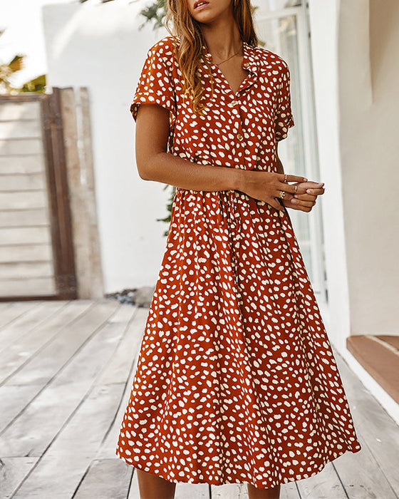 Sukienka z dekoltem V w kropki