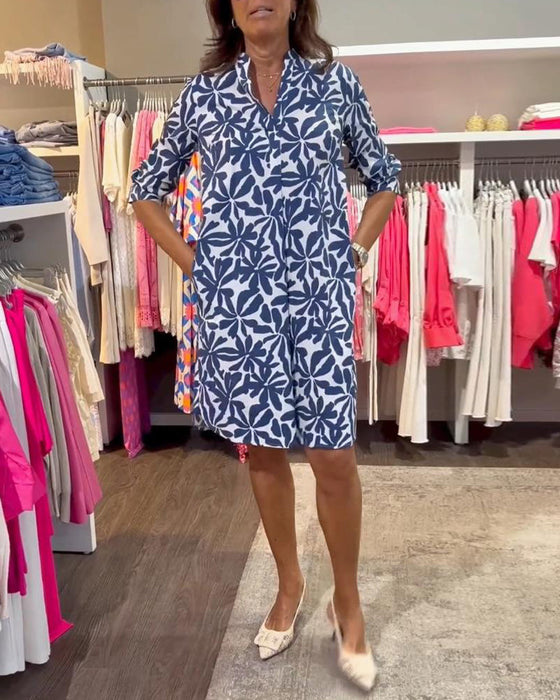 Sukienka na co dzień z nadrukiem powyżej kolana