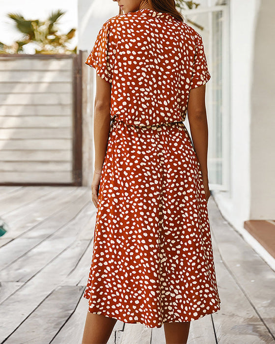 Sukienka z dekoltem V w kropki