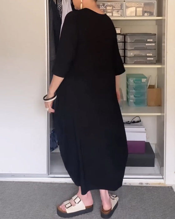 Prosta sukienka w jednolitym kolorze z okrągłym dekoltem