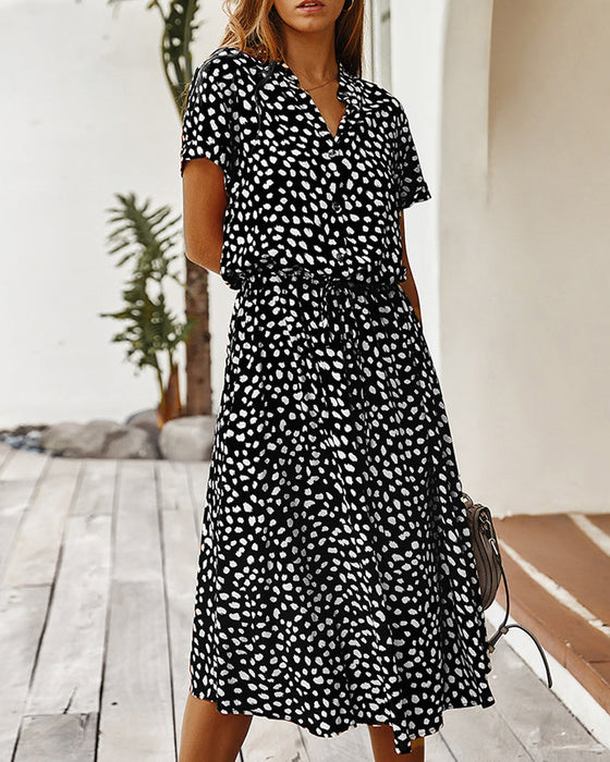 Sukienka z dekoltem V w kropki