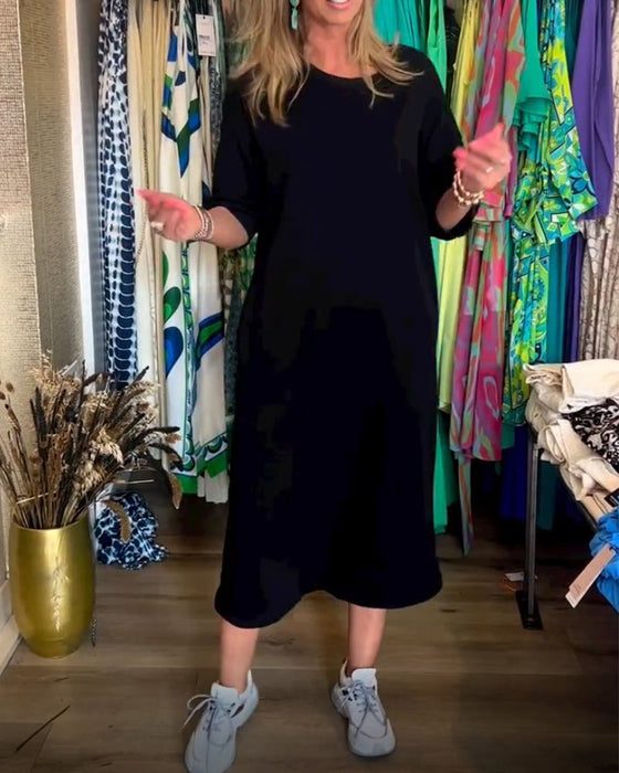 Jednokolorowa sukienka z okrągłym dekoltem