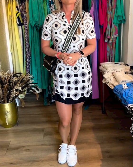 Sukienka z krótkim rękawem i nadrukiem V-Neck