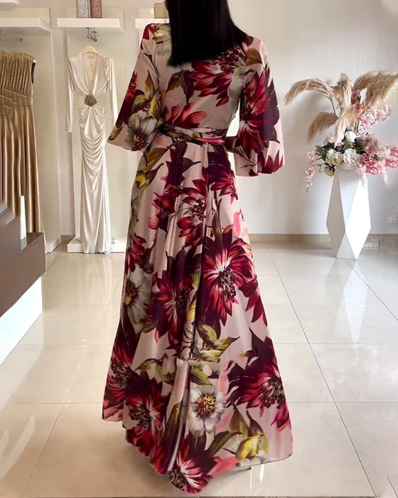 Sukienka z rękawami trzy czwarte w kwiatowy wzór