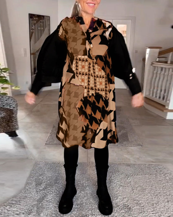 Sukienka z długimi rękawami i dekoltem w serek