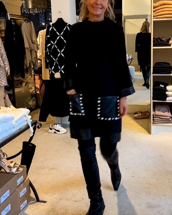 Sukienka z okrągłym dekoltem z kieszeniami