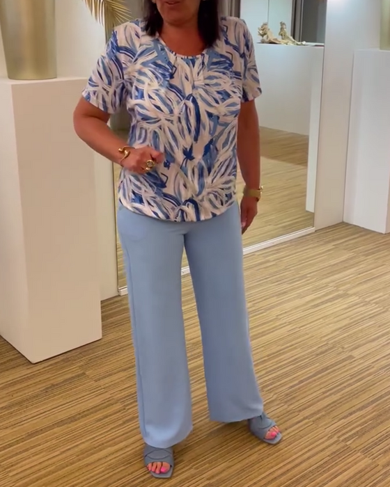 Plisowana bluzka z krótkim rękawem i okrągłym dekoltem z nadrukiem