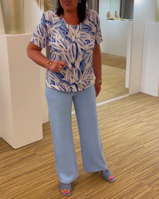 Plisowana bluzka z krótkim rękawem i okrągłym dekoltem z nadrukiem