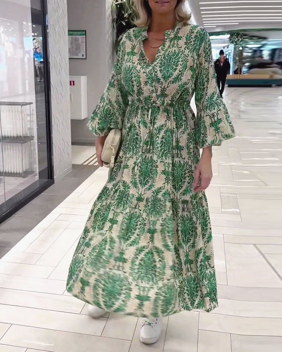 Sukienka z rękawami dzwonkowymi i sznurkiem z nadrukiem