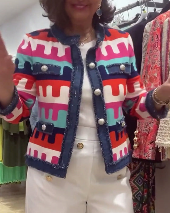 Kurtka z kolorowym nadrukiem i guzikami