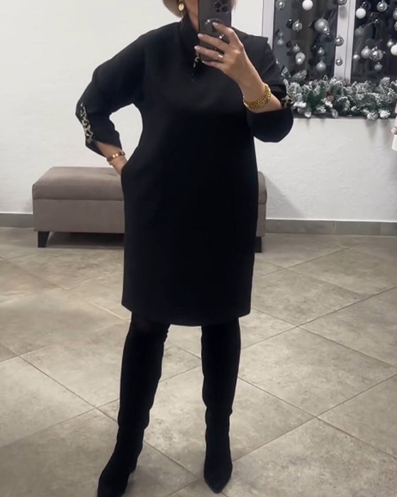 Jednokolorowa sukienka z kołnierzykiem