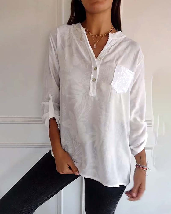 Patchworkowy top z cekinowym nadrukiem w liście