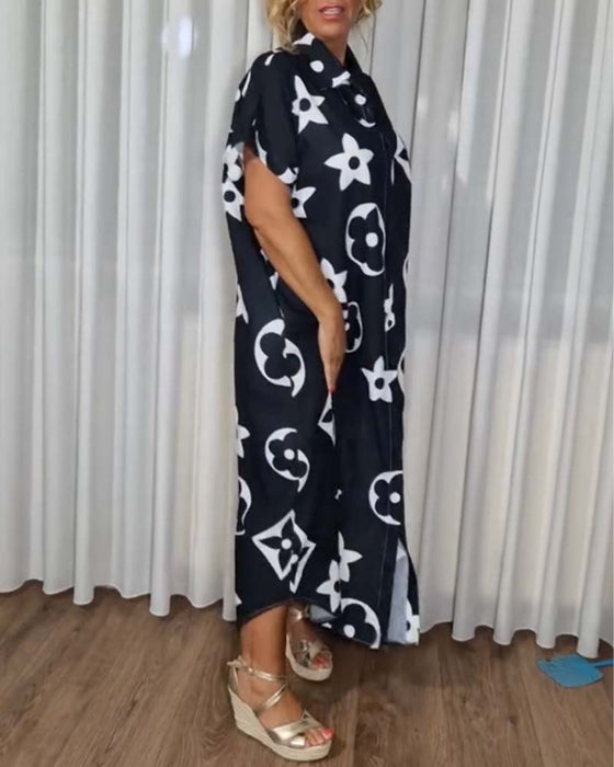 Sukienka z kontrastowym nadrukiem zapinana na guziki