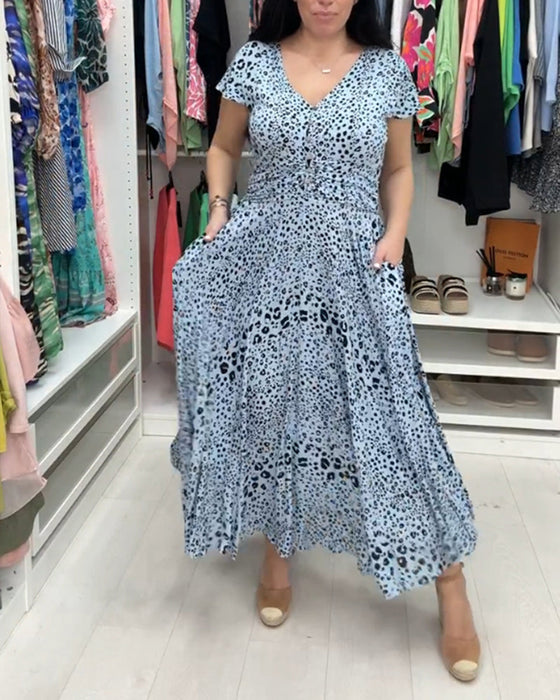 Sukienka z krótkim rękawem i dekoltem w szpic