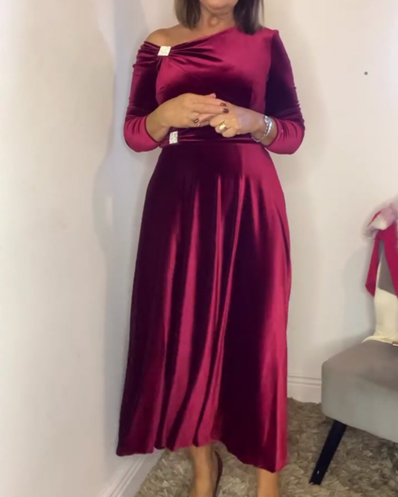 Sukienka Stylowy Aksamit Metalowe Sprzączki