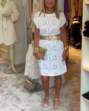 Jednokolorowa sukienka z okrągłym dekoltem