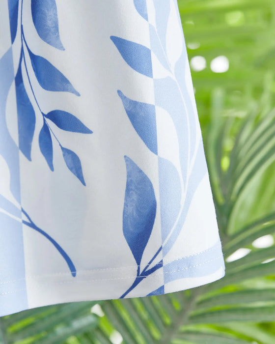 Sukienka o dopasowanym kroju i krótkich rękawach