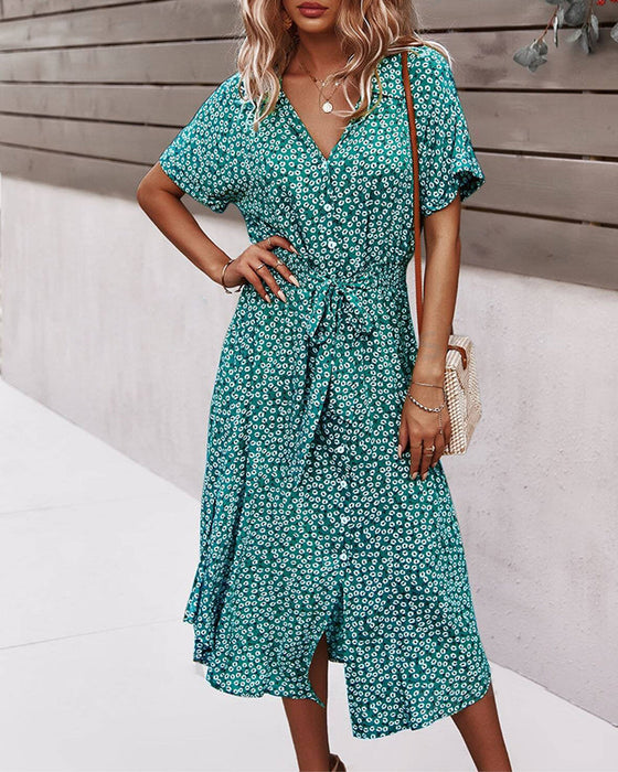 Sukienka z krótkim rękawem i kwiatowymi nadrukami