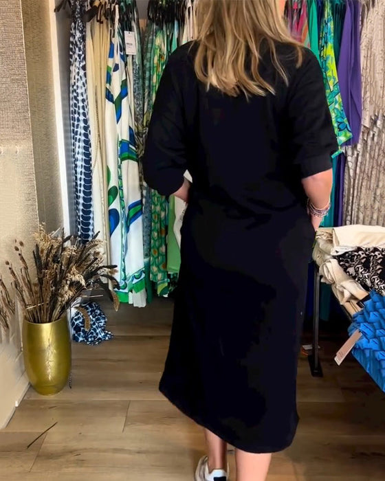 Jednokolorowa sukienka z okrągłym dekoltem