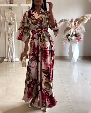 Sukienka z rękawami trzy czwarte w kwiatowy wzór