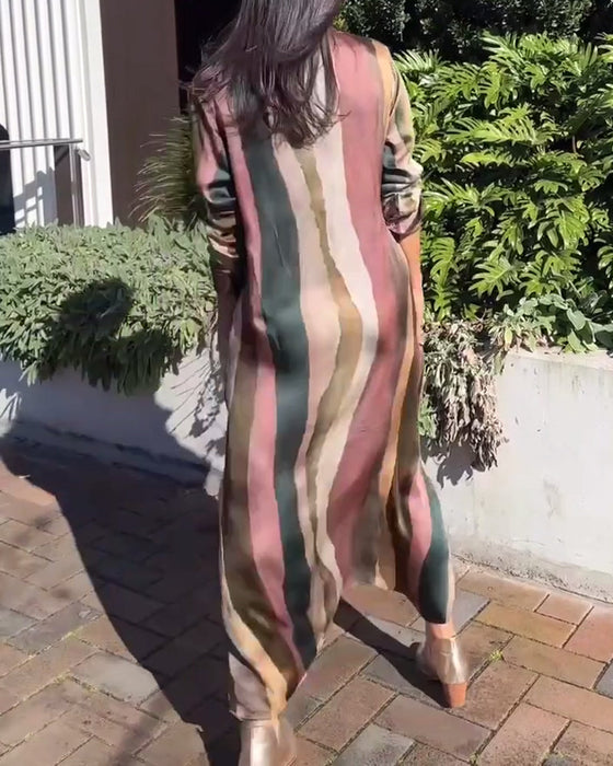 Sukienka w paski zapinana na guziki