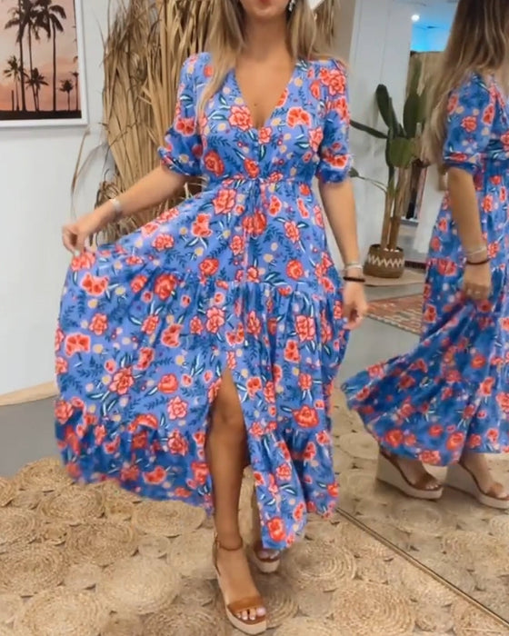 Sukienka z nadrukiem w róże i rozcięciami