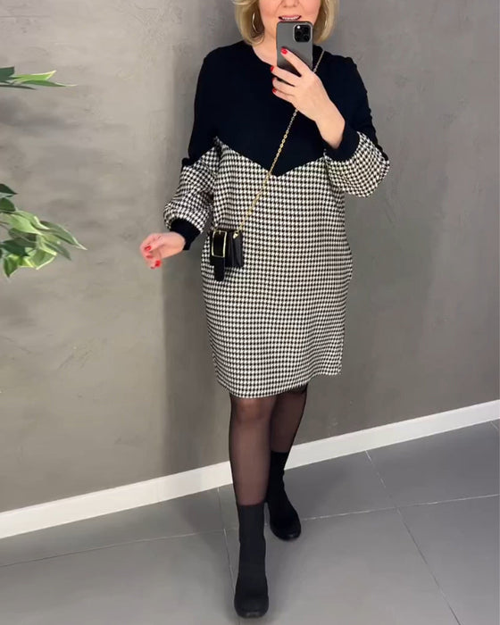 Elegancka sukienka w kratę z blokiem kolorów