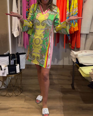 Sukienki z blokami kolorów i nadrukiem o luźnym kroju