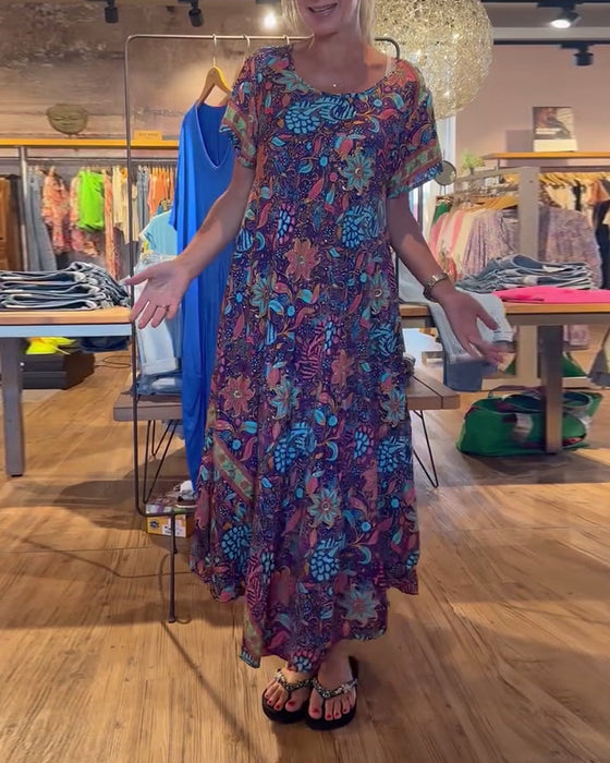 Długa sukienka z krótkim rękawem i okrągłym dekoltem z nadrukiem