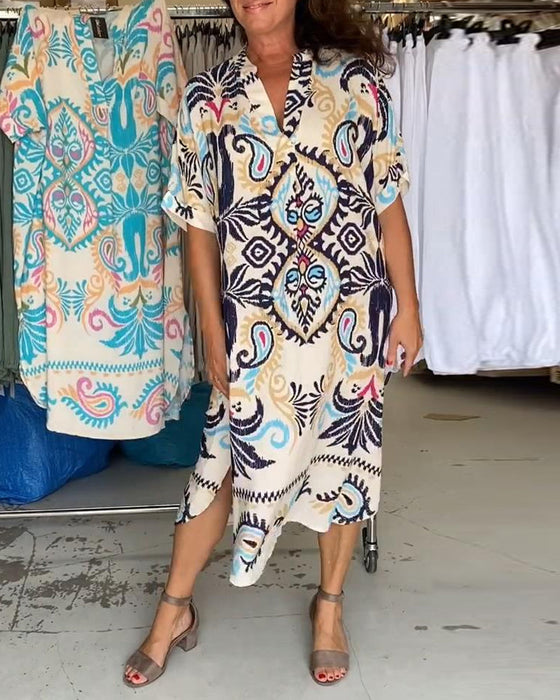 Luźna sukienka w stylu boho z dekoltem w kształcie litery V