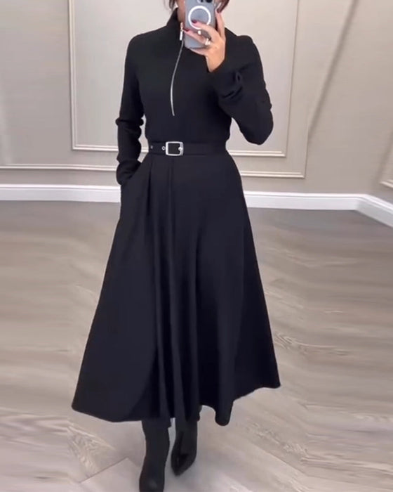 Sukienka ze stójką zapinana na zamek