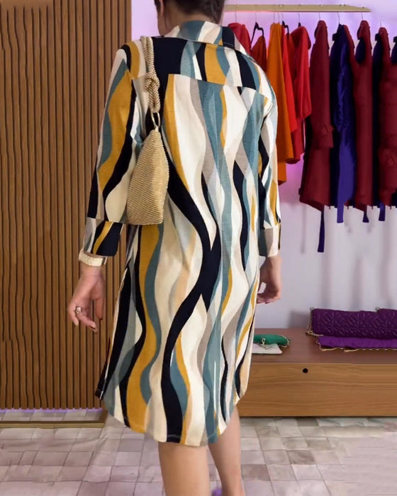 Sukienka z guzikami w stylu casual z nadrukiem