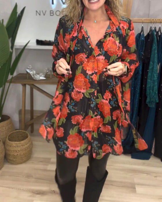 Bluzka z kwiatowym wzorem i luźnym krojem