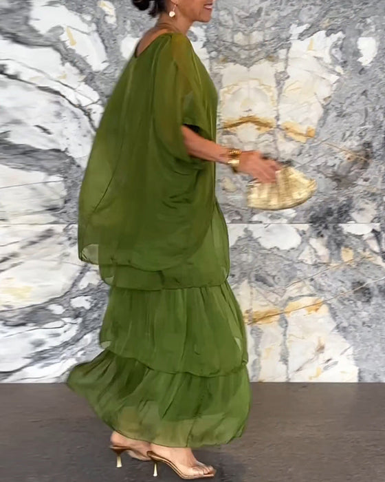 Sukienka o artystycznym stylu i luźnym kroju