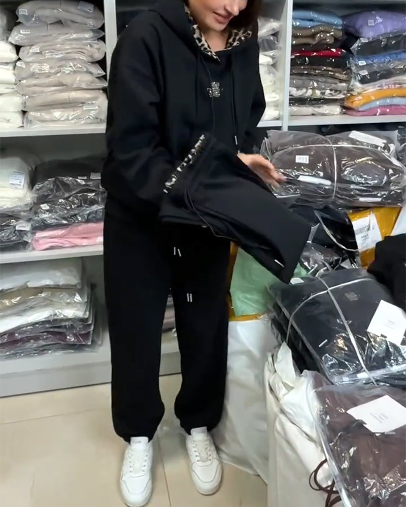 Zestaw Dwuczęściowy W Leopardzim Printcie Z Kapturem